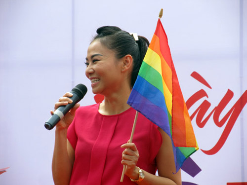 Sự xuất hiện của ca sĩ Thu Minh trong vai trò khách mời đặc biệt góp phần tiếp sức cho ngày hội